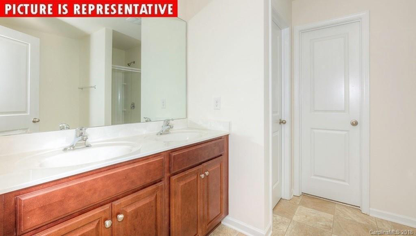 Coliving in Oakdale - North Charlotte, Charlotte