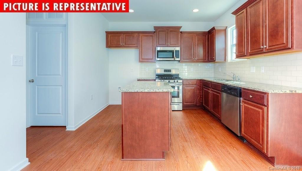 Coliving in Oakdale - North Charlotte, Charlotte