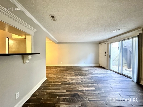 4 bedrooms apartment for rent in Country Club Plaza - KCMO, Kansas City