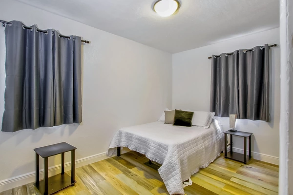 Coliving in Live Oaks Square - East Tampa, Tampa