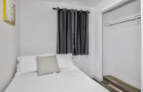 Coliving in Live Oaks Square - East Tampa, Tampa