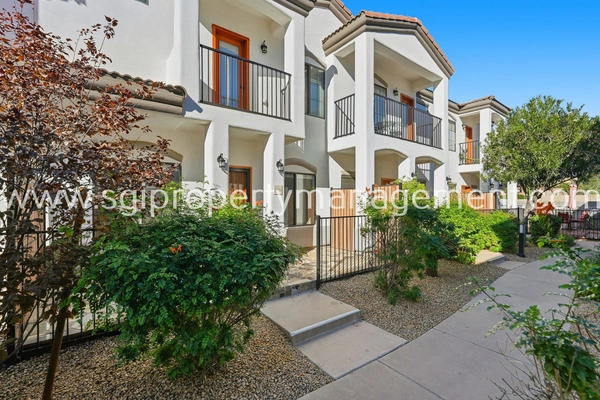 3 bedrooms apartment for rent in Desert View - Phoenix, Phoenix