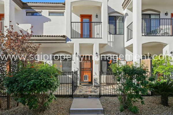 3 bedrooms apartment for rent in Desert View - Phoenix, Phoenix