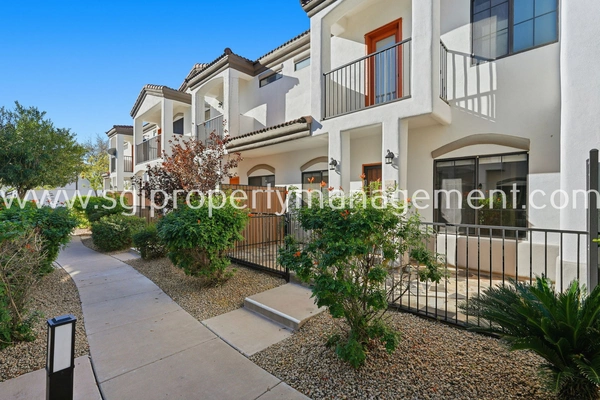 3 bedrooms apartment for rent in Desert View - Phoenix, Phoenix