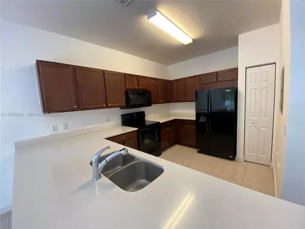 3 bedrooms apartment for rent in Sweetwater - Miami Dade, Miami
