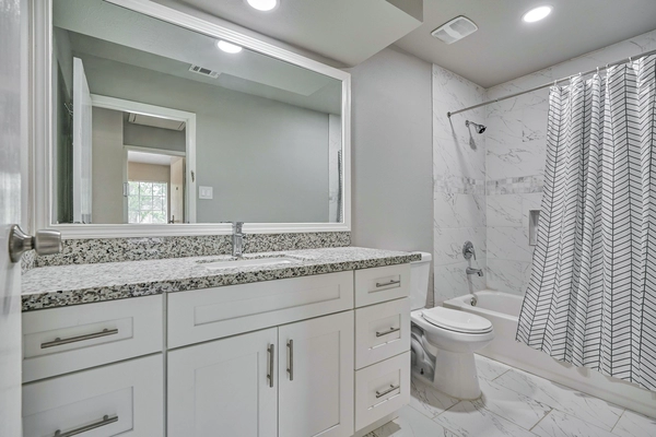 Coliving in Greater Greenspoint - Ne Houston, Houston