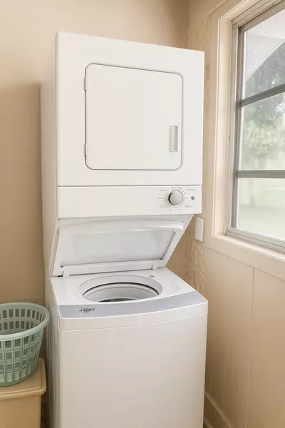 Coliving in College Park JAX - Northside, Jacksonville