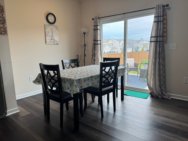 Coliving in Bryson Village - Outer Triangle, Raleigh