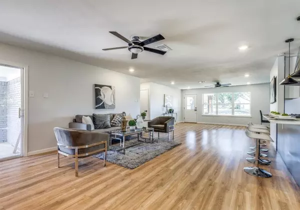 3 bedrooms apartment for rent in Claremont Dallas - Ne Dallas, Dallas