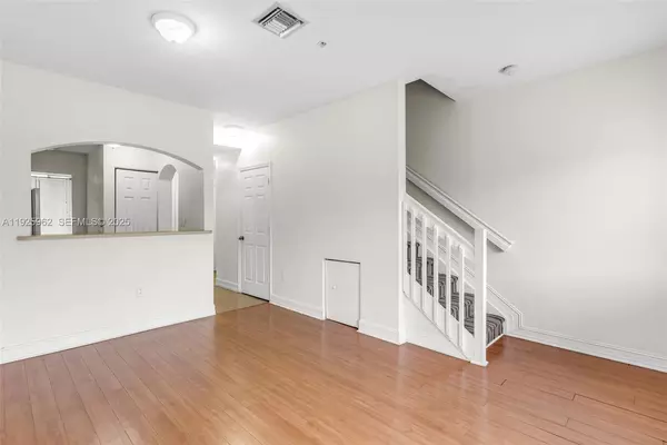 2 bedrooms apartment for rent in Westchester FL - Miami Dade, Miami