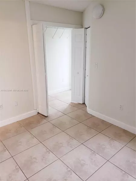 2 bedrooms apartment for rent in Westchester FL - Miami Dade, Miami