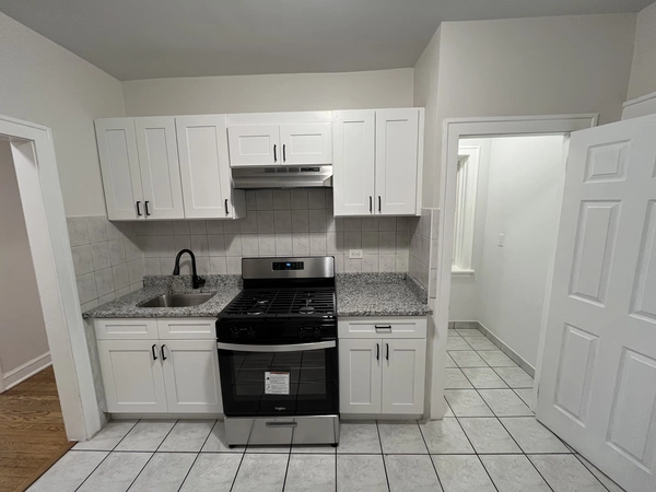 2 bedrooms apartment for rent in Hermosa - Northwest Side, Chicago