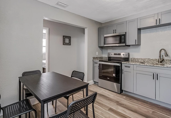 Coliving in Sulphur Springs - North Tampa, Tampa