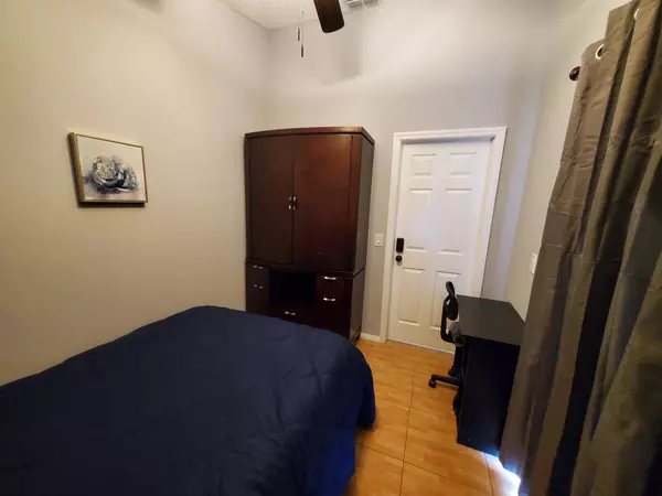 Coliving in Engelwood Park - East Orlando, Orlando