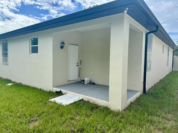 Coliving in Live Oaks Square - East Tampa, Tampa