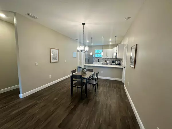 Coliving in Live Oaks Square - East Tampa, Tampa