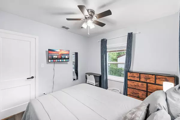 Coliving in Cedar Hills - Westside, Jacksonville