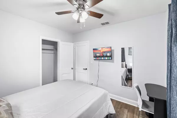 Coliving in Cedar Hills - Westside, Jacksonville