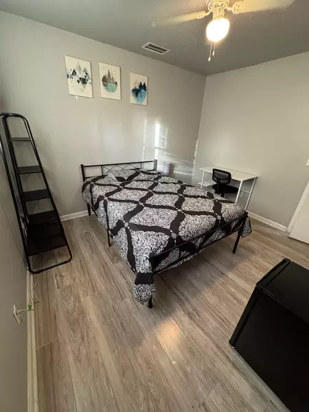 Coliving in Lake Forest - Northside, Jacksonville