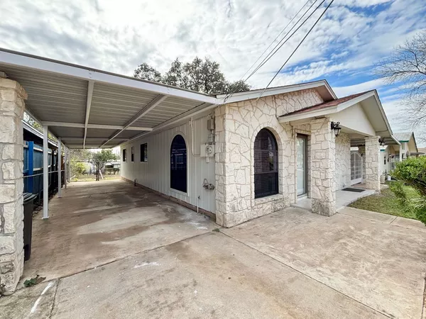 4 bedrooms apartment for rent in Inner West Side - West SATX, San Antonio