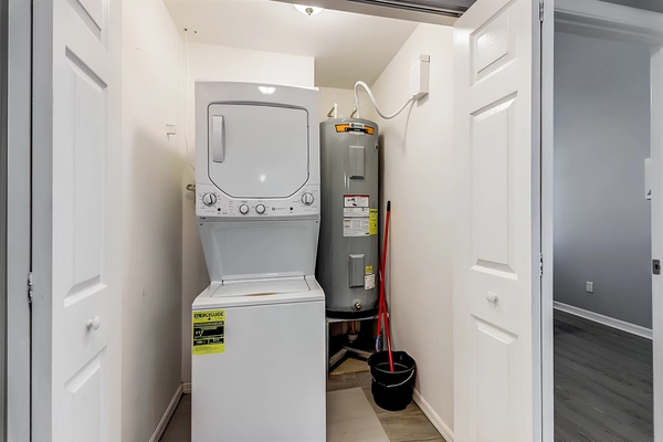 Coliving in Live Oaks Square - East Tampa, Tampa