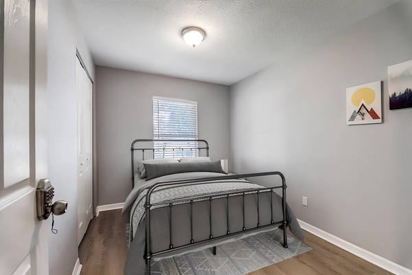 Coliving in Live Oaks Square - East Tampa, Tampa