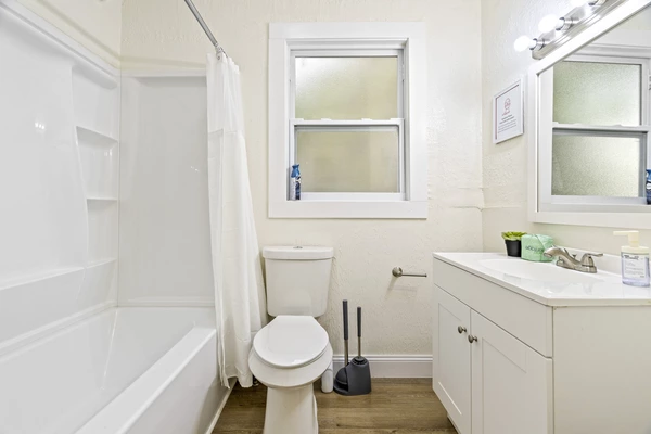 Coliving in Live Oaks Square - East Tampa, Tampa