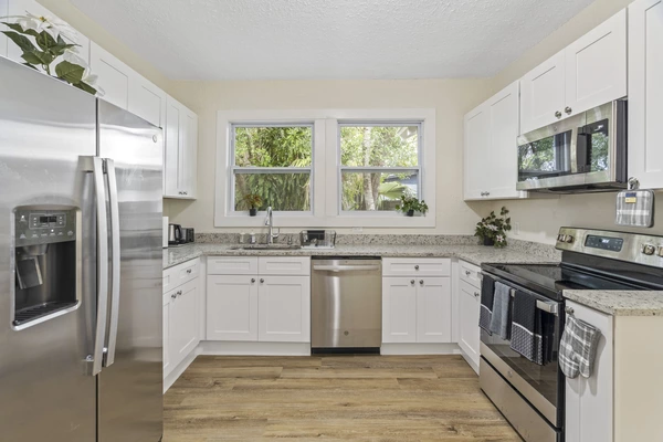 Coliving in Live Oaks Square - East Tampa, Tampa