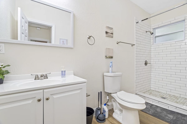 Coliving in Live Oaks Square - East Tampa, Tampa