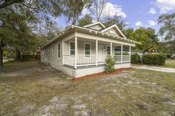 Coliving in Live Oaks Square - East Tampa, Tampa