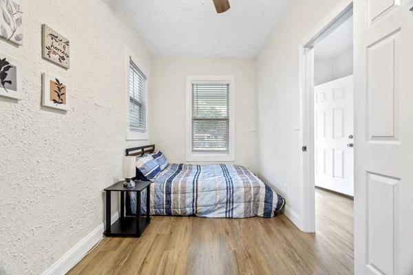 Coliving in Live Oaks Square - East Tampa, Tampa