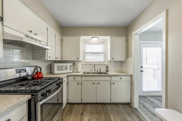 Coliving in Lee's Summit - Outer KCMO, Kansas City