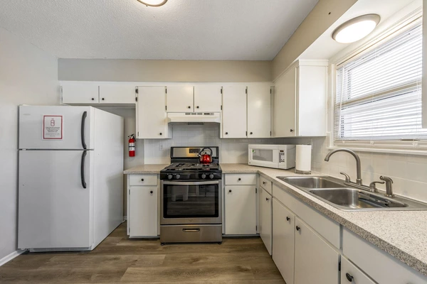 Coliving in Lee's Summit - Outer KCMO, Kansas City