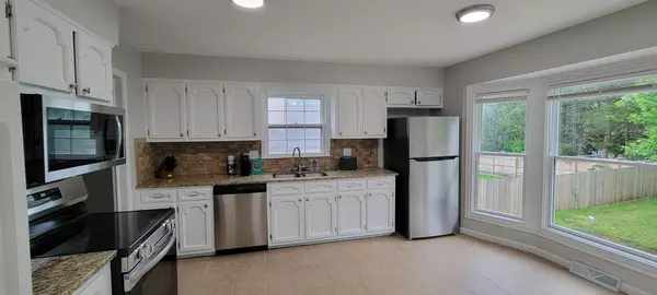 Coliving in Blue Springs - Outer KCMO, Kansas City