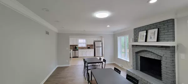 Coliving in Blue Springs - Outer KCMO, Kansas City