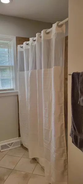 Coliving in Blue Springs - Outer KCMO, Kansas City