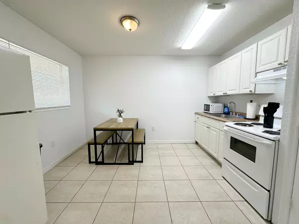 Coliving in University - North Tampa, Tampa