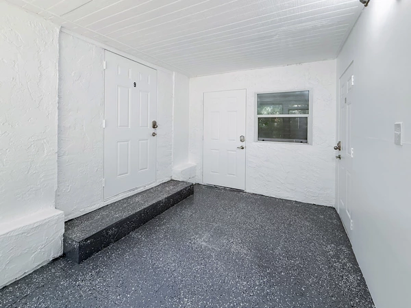 Coliving in Live Oaks Square - East Tampa, Tampa