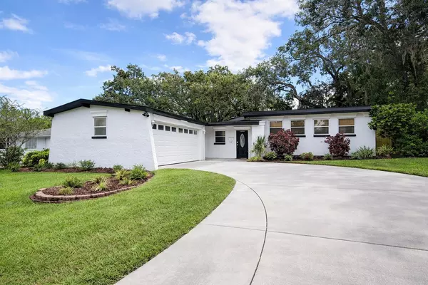 Coliving in Live Oaks Square - East Tampa, Tampa