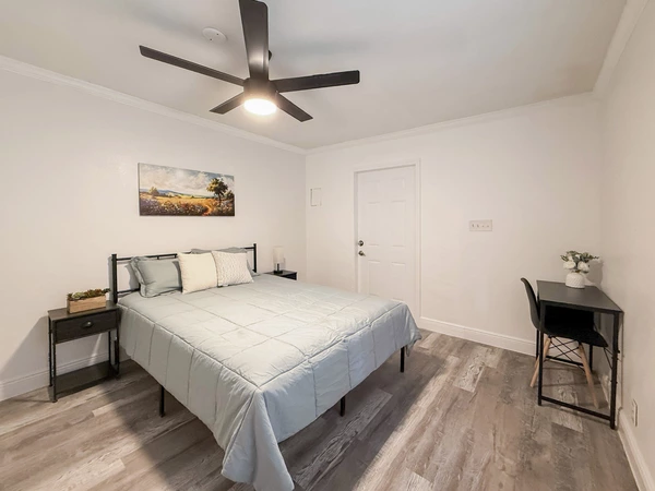 Coliving in Live Oaks Square - East Tampa, Tampa