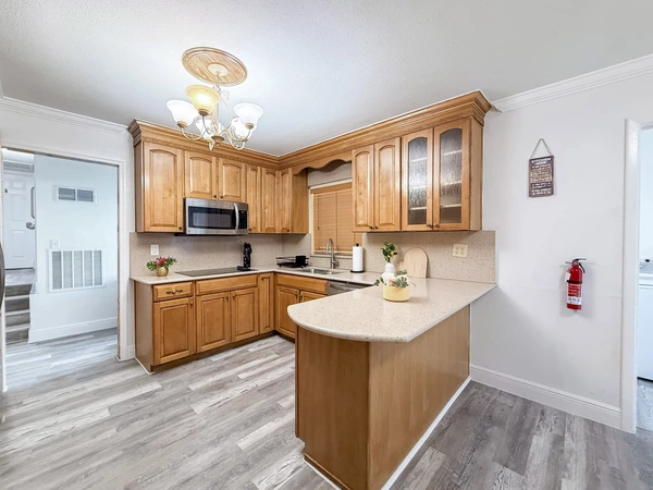 Coliving in Live Oaks Square - East Tampa, Tampa