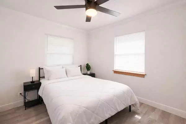 Coliving in Live Oaks Square - East Tampa, Tampa