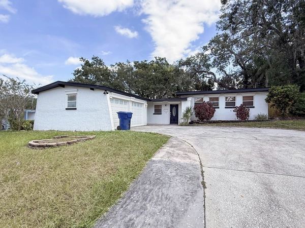 Coliving in Live Oaks Square - East Tampa, Tampa