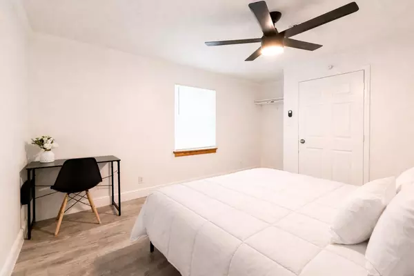 Coliving in Live Oaks Square - East Tampa, Tampa