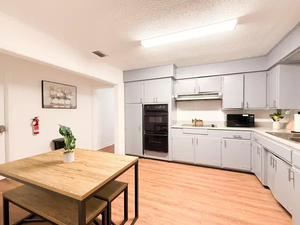 Coliving in Forest Hills Tampa - North Tampa, Tampa