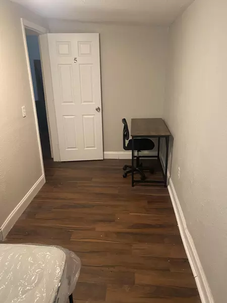 Coliving in Sulphur Springs - North Tampa, Tampa