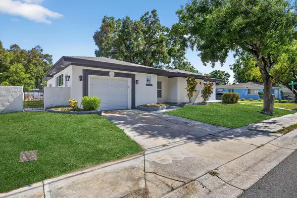 Coliving in Ybor City - Central Tampa, Tampa