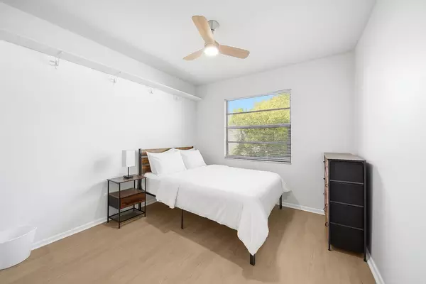 Coliving in Town 'n' Country - West Tampa, Tampa