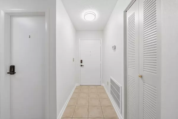 Coliving in Town 'n' Country - West Tampa, Tampa