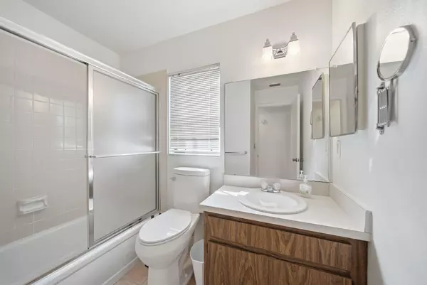 Coliving in Town 'n' Country - West Tampa, Tampa